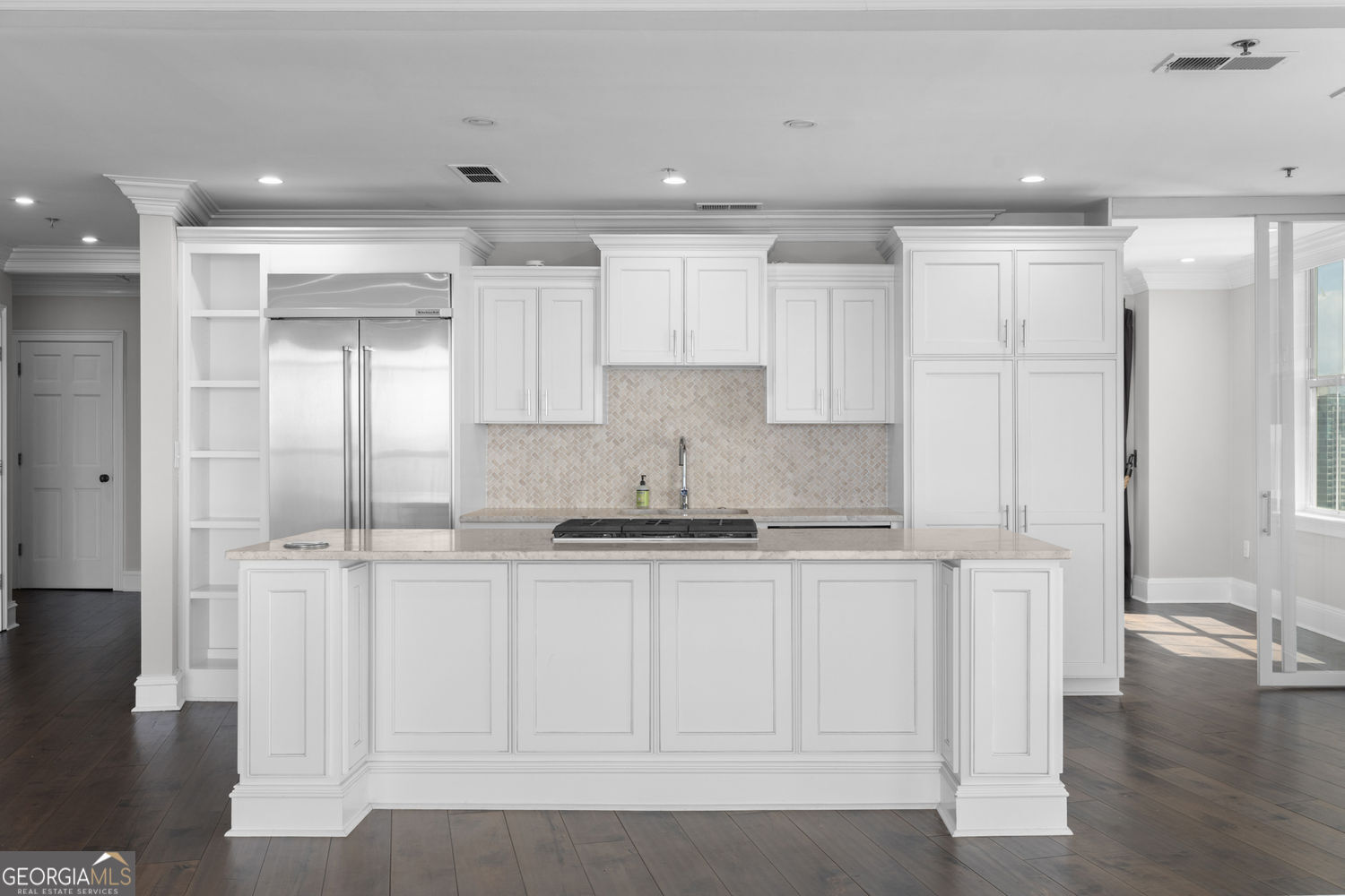 Property Photo: 2881 Peachtree Road NE 2103 GA 30305