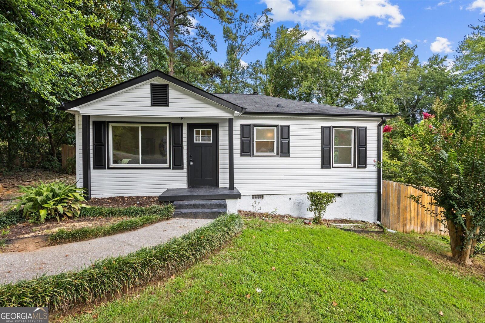 Property Photo: 6275 Bennett Ln SW GA 30126