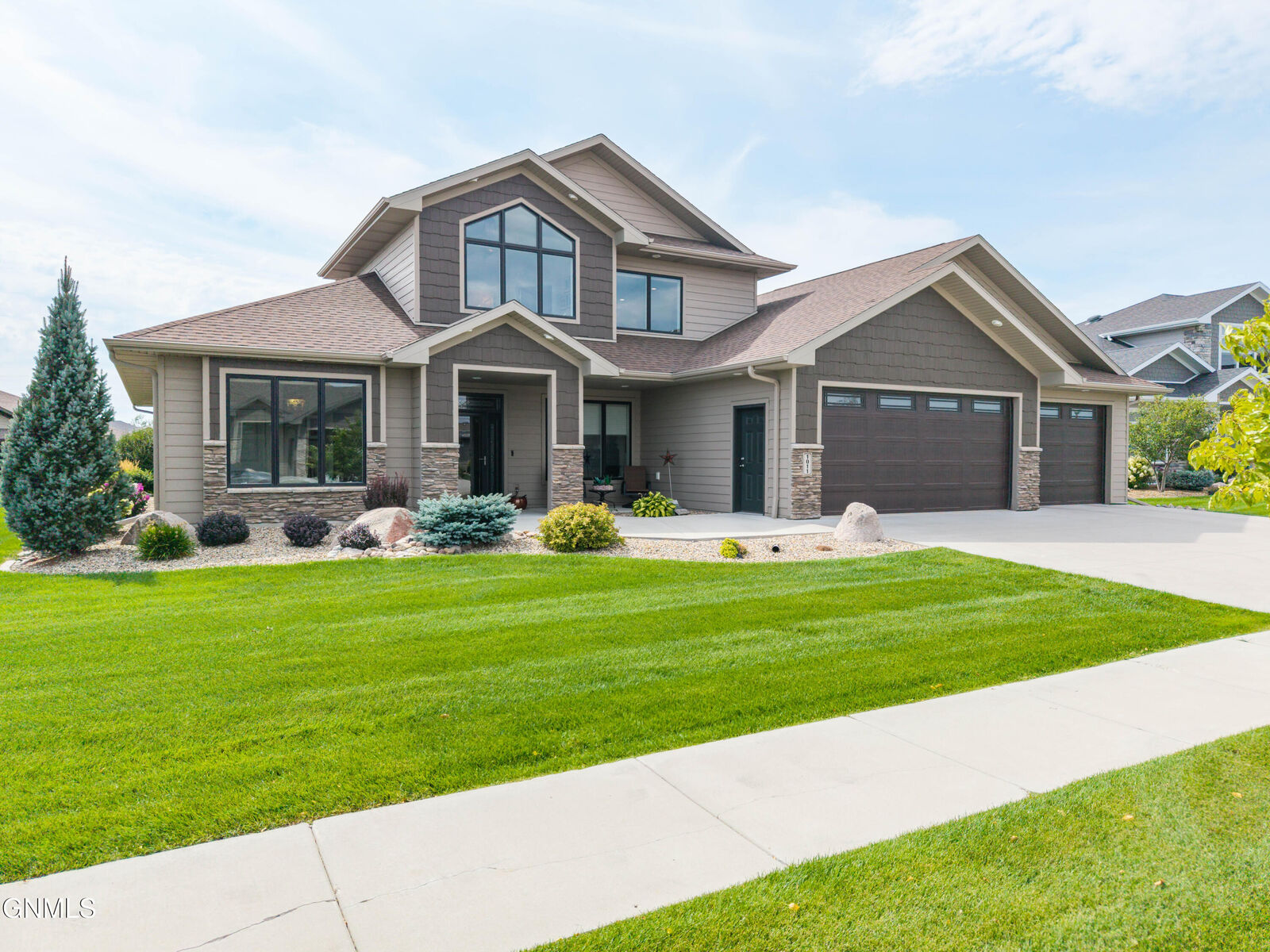 Property Photo: 1011 Reserve Lane ND 58503