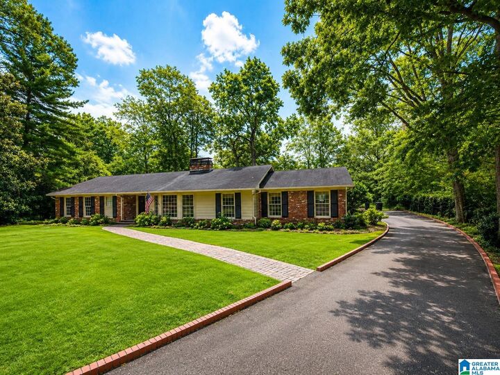 Property Photo: 3349 S Brookwood Lane AL 35223