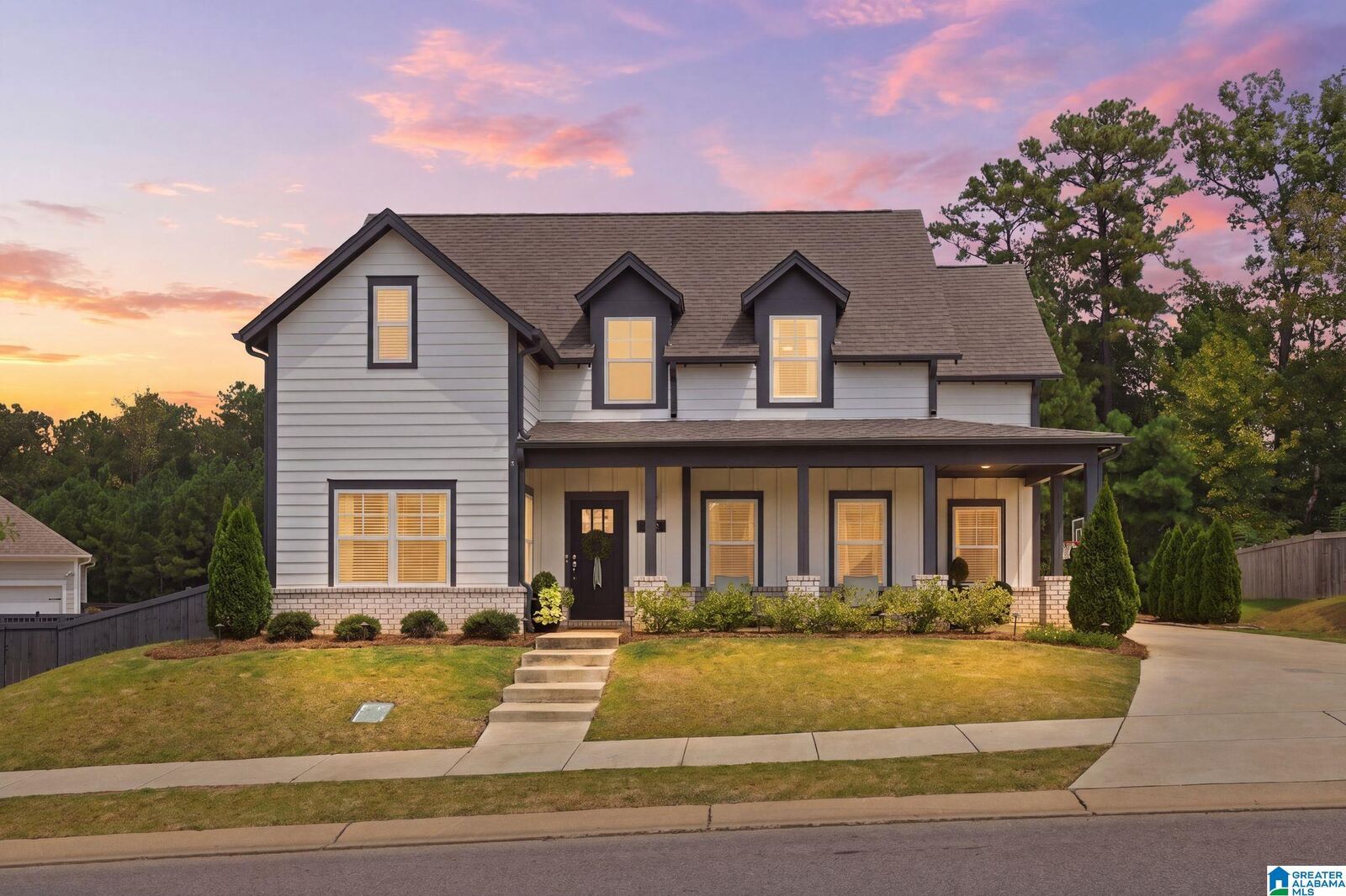 Property Photo: 405 Wishford Circle AL 35080