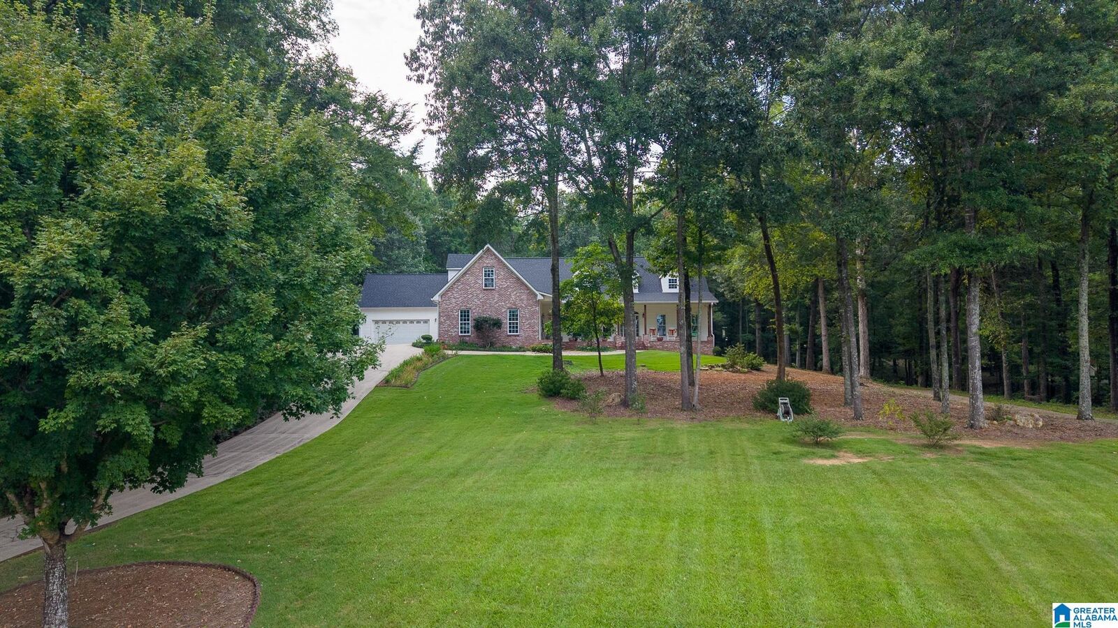 Property Photo:  617 Oak Valley Road  AL 35135 