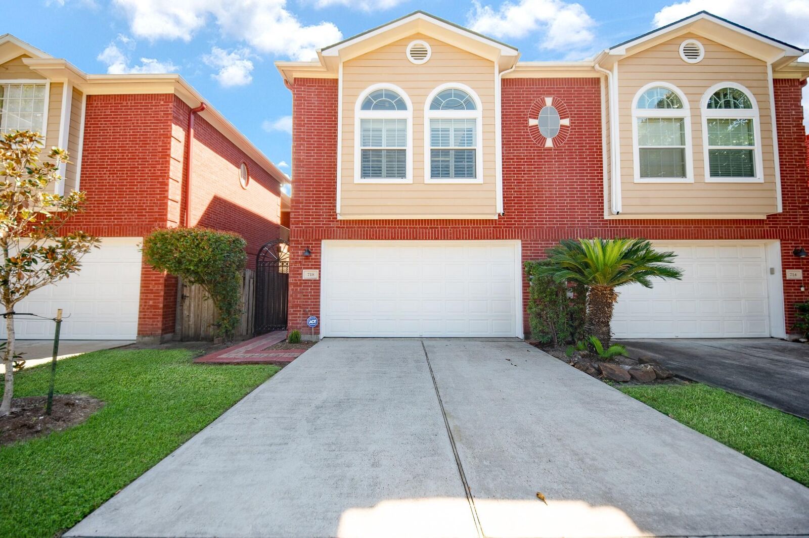 Property Photo:  718 Roy Street  TX 77007 