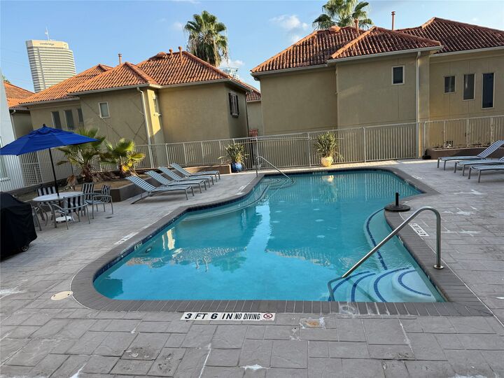Property Photo: 505 Jackson Hill Street 409 TX 77007