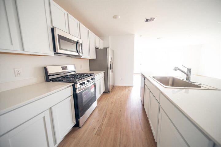 Property Photo:  9919 Oakheath Bluff Drive  TX 77521 