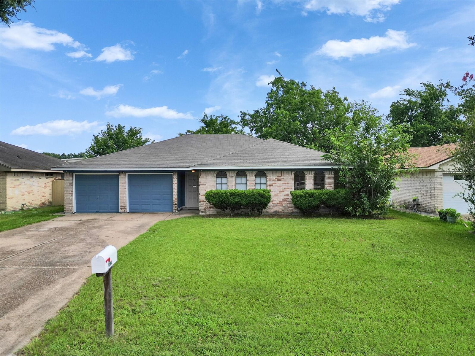 Property Photo: 18726 Wood Glen Lane TX 77084