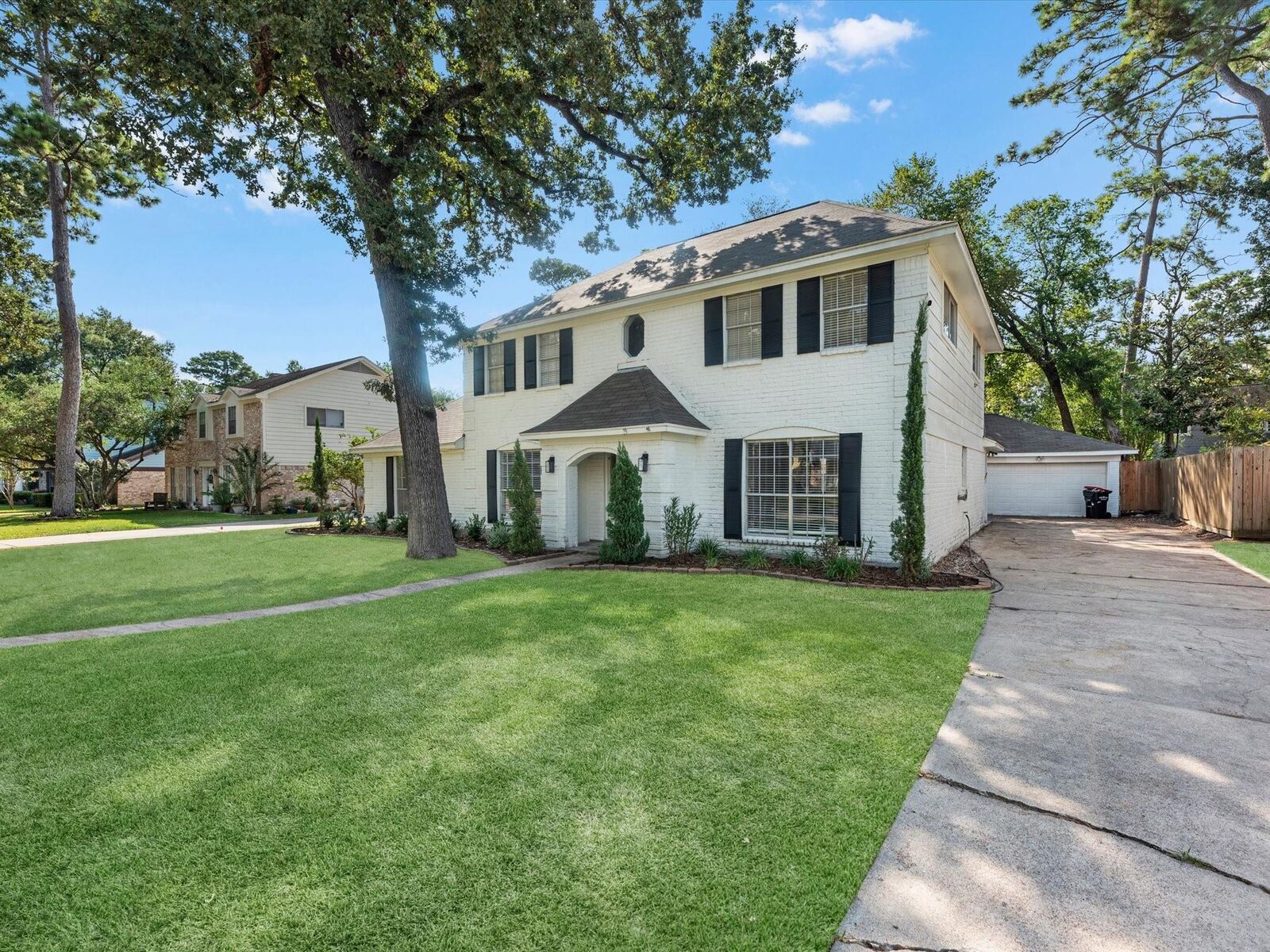 Property Photo:  711 Lodgehill Lane  TX 77090 
