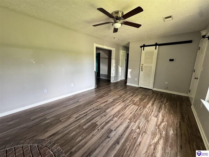Property Photo:  2250 Hill Street  KY 40175 