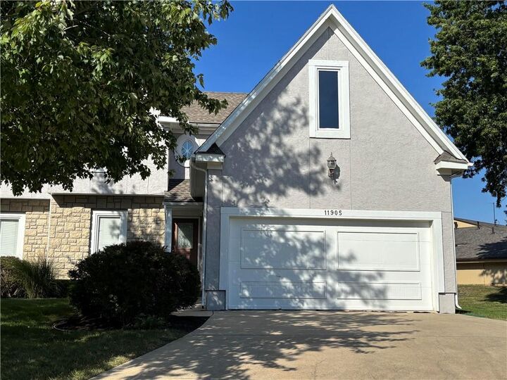 Property Photo:  11905 Westgate Circle  KS 66213 