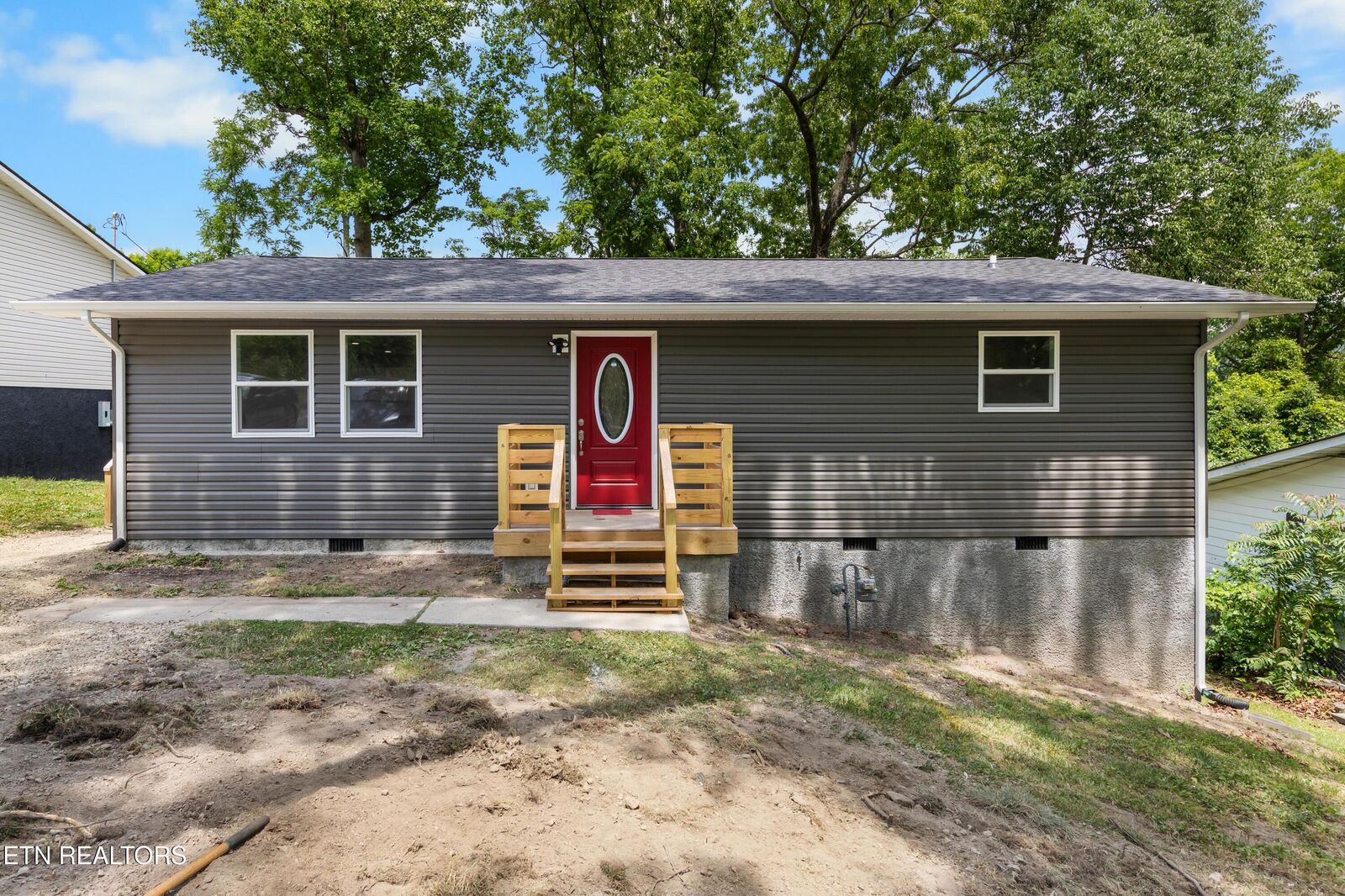 Property Photo: 410 W Hemlock St TN 37766
