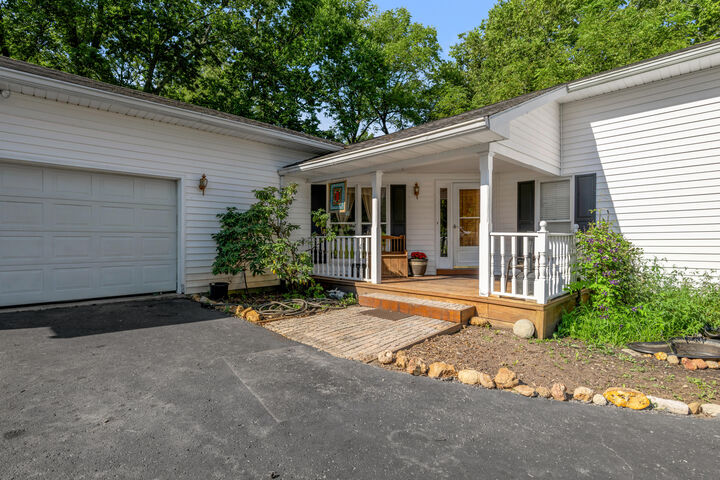 Property Photo: 2073 Crystal Springs Road KY 40422