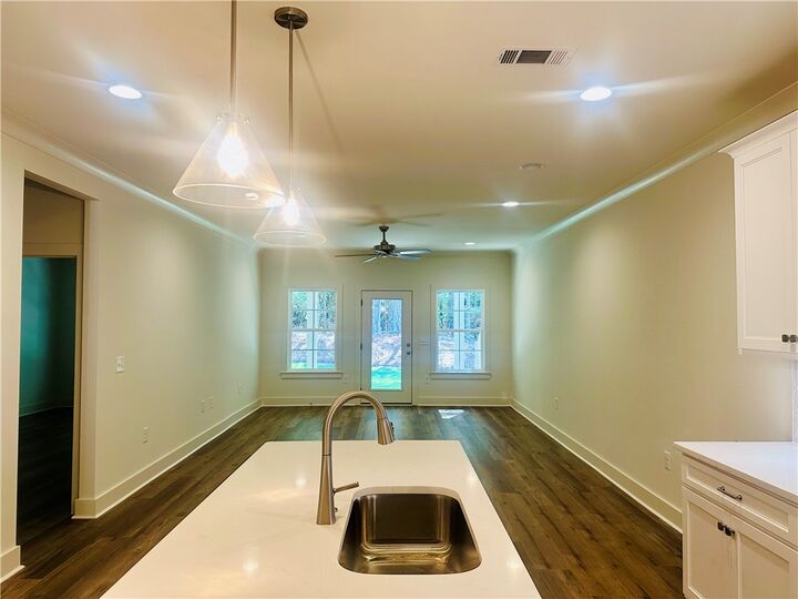 Property Photo: 1100 Arcadia Avenue 501 AL 36830