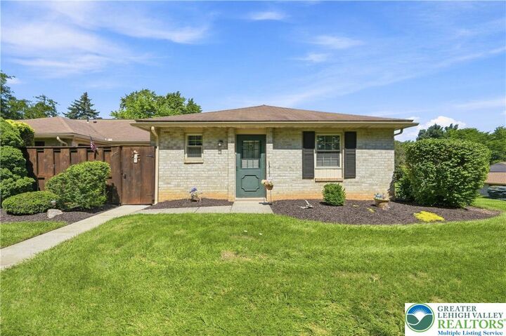 Property Photo:  3032 Aronimink Place  PA 18062 