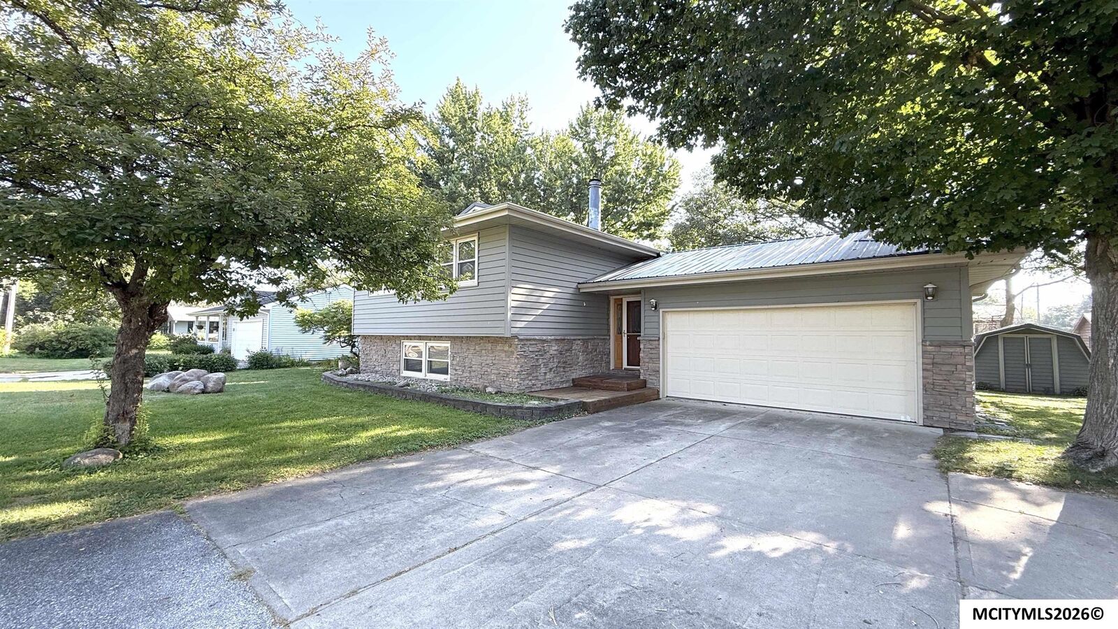 Property Photo:  321 N Summit  IA 50458 