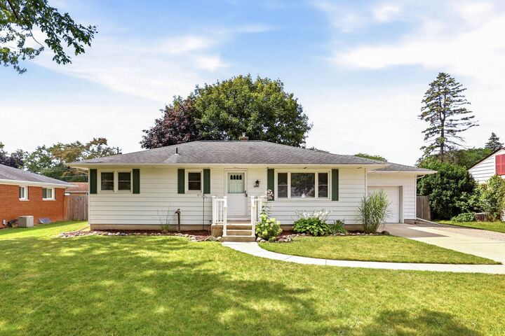 Property Photo:  2805 Courtland  MI 48603 