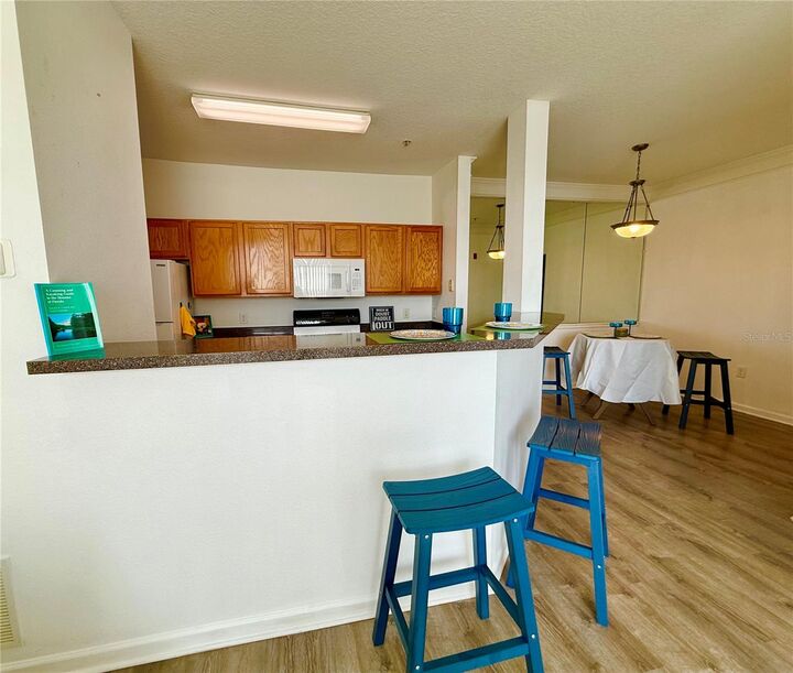 Property Photo: 4802 51st Street W 623 FL 34210