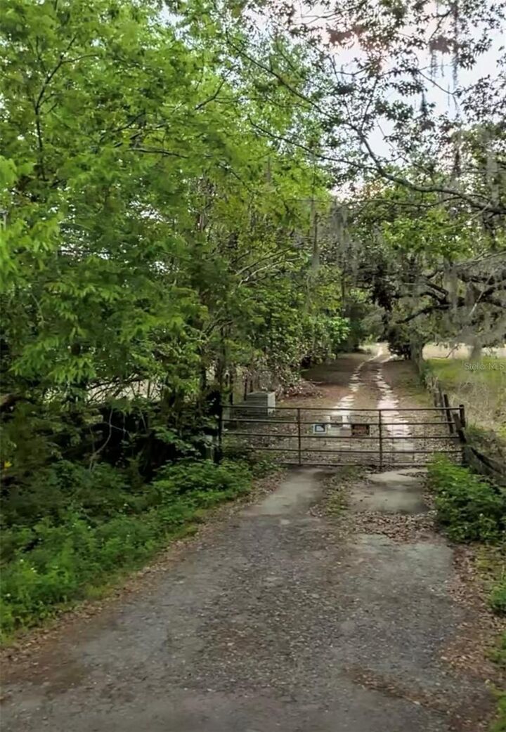 Property Photo: 3230 Saturn Road FL 34604