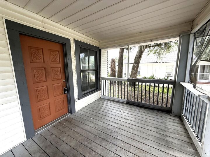 Property Photo:  1010 S Dudley Avenue  FL 33830 