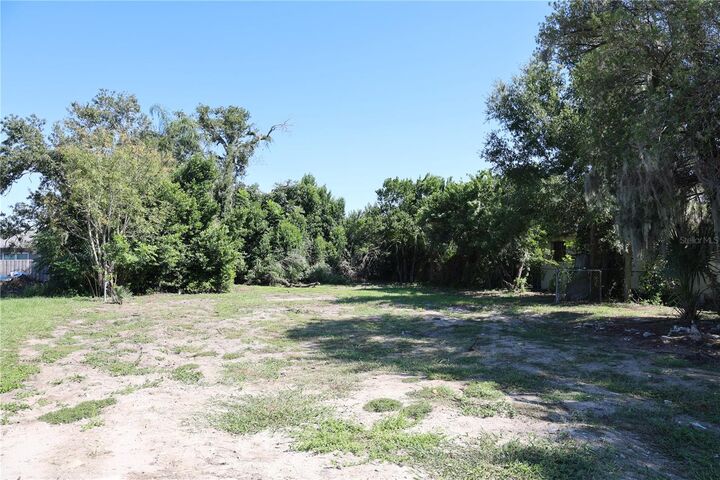 Property Photo: 232 C Street FL 33853