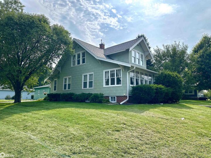 Property Photo: 1420 4th Avenue IA 50112