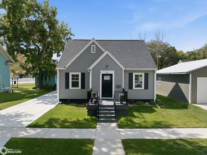 Property Photo: 207 N 7th Street IA 50428