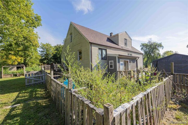 Property Photo: 24224 Sumpter Road MI 48111 9680