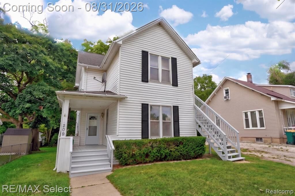 Property Photo:  209 N Cherry Street  MI 48433 1603 