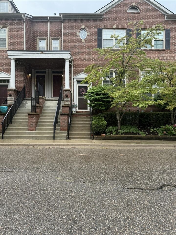 Property Photo:  16896 Farmington Road  MI 48154-2947 