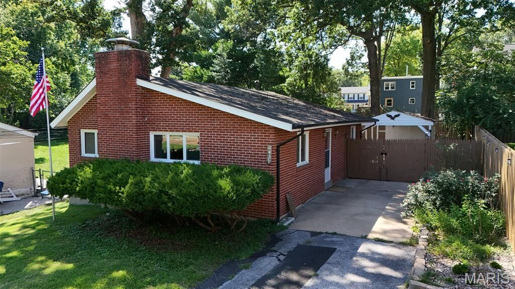 Property Photo:  2431 Bremerton Road  MO 63144 
