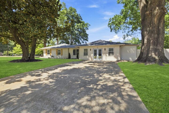 Property Photo: 232 N Perkins Rd TN 38117
