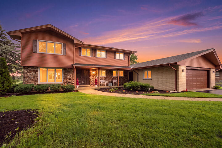 Property Photo:  8430 Carriage Green Drive  IL 60561 