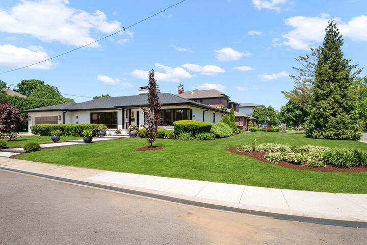 Property Photo: 6600 N Kenton Avenue IL 60712