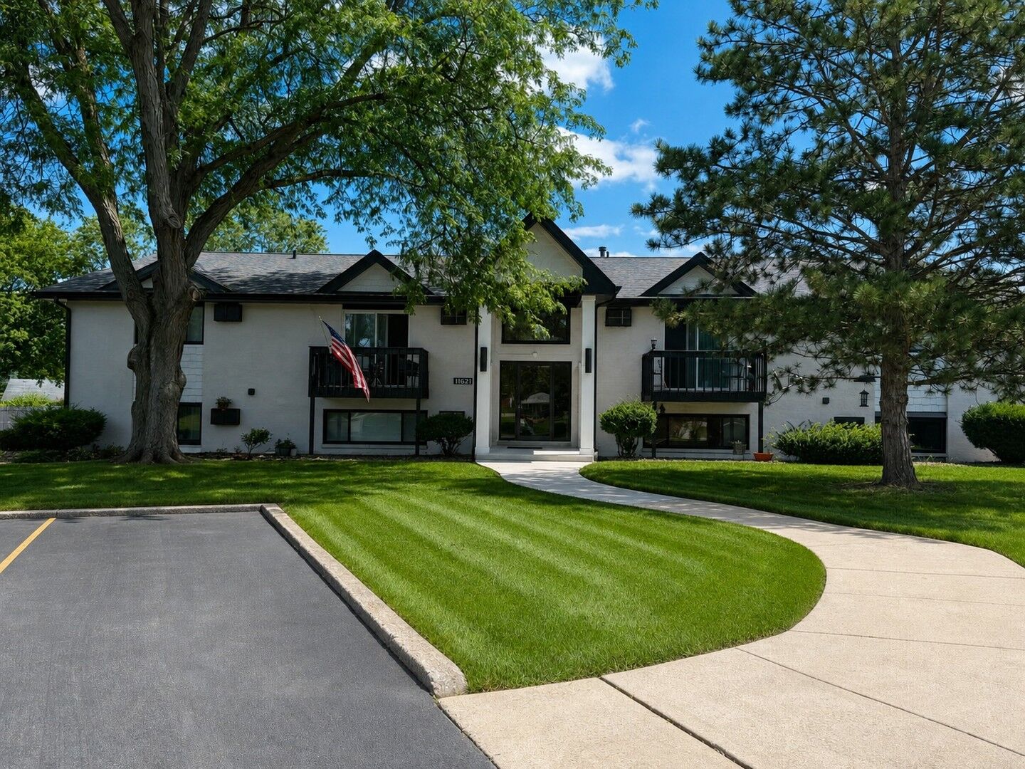 Property Photo: 11621 Roberts Street 2 IL 60448