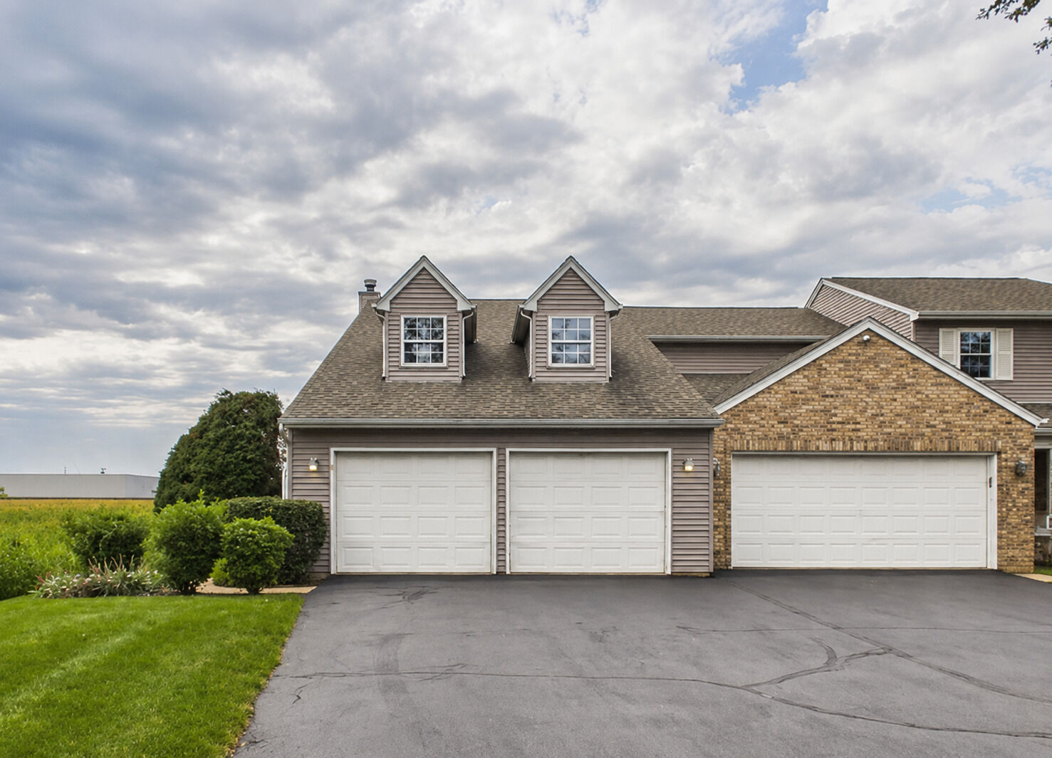 Property Photo: 11275 Timer Drive IL 60142
