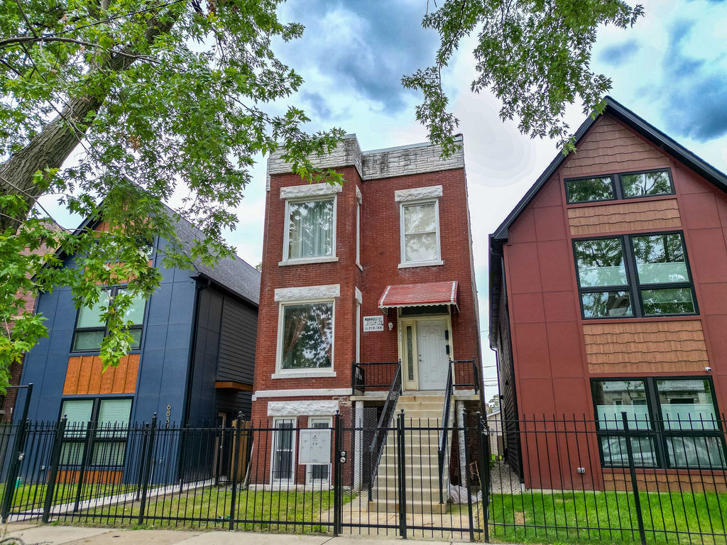 Property Photo:  6830 S Langley Avenue  IL 60637 