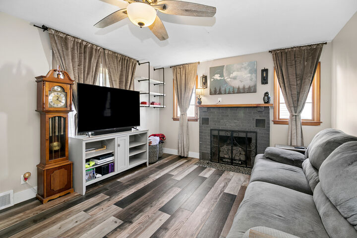 Property Photo: 282 N Oak Street IL 60941