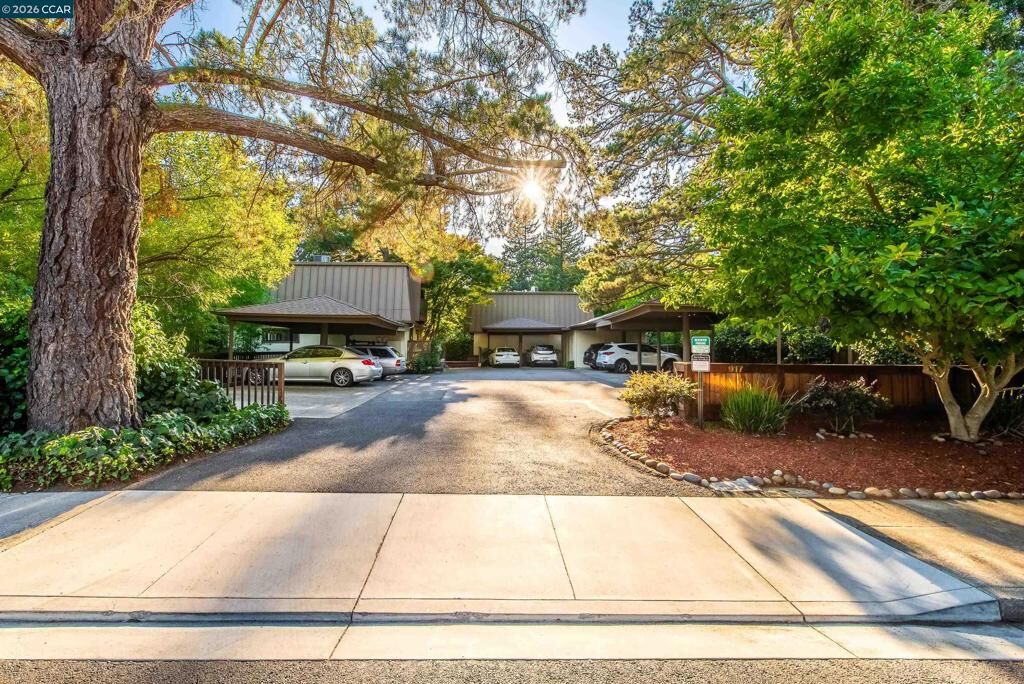 Property Photo: 917 Hough Ave 9 CA 94549