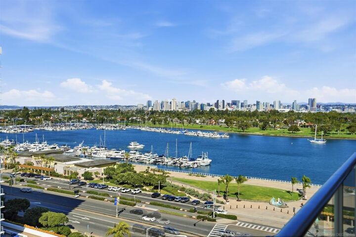 Property Photo:  1810 Avenida Del Mundo 1106  CA 92118 