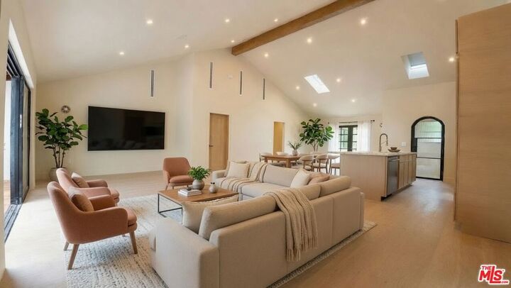 Property Photo: 14655 Morrison Street CA 91403