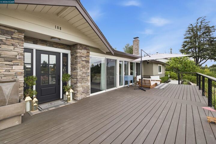 Property Photo: 186 Paso Nogal Rd CA 94523