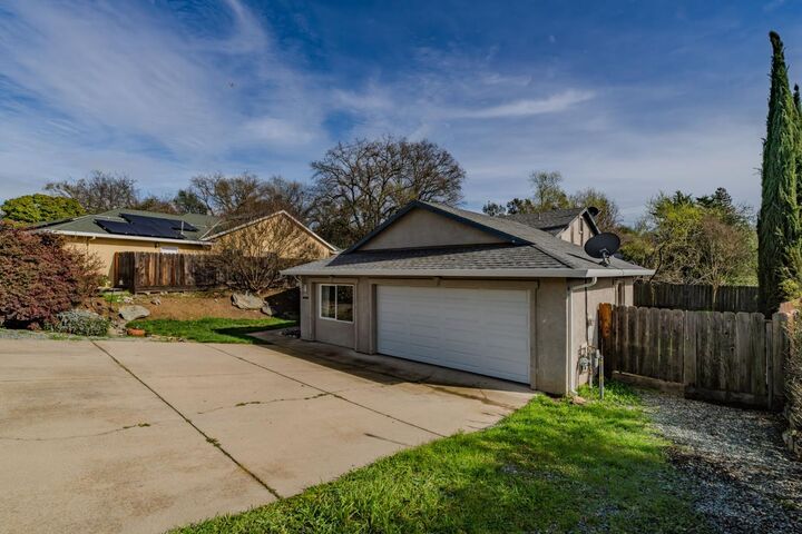 Property Photo: 1294 Forest Hill Drive CA 95249