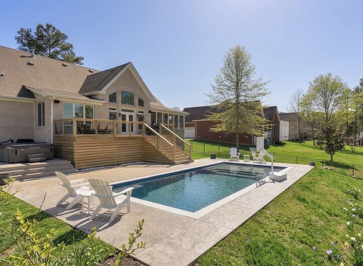 Property Photo: 524 Country Club Dr TN 37055
