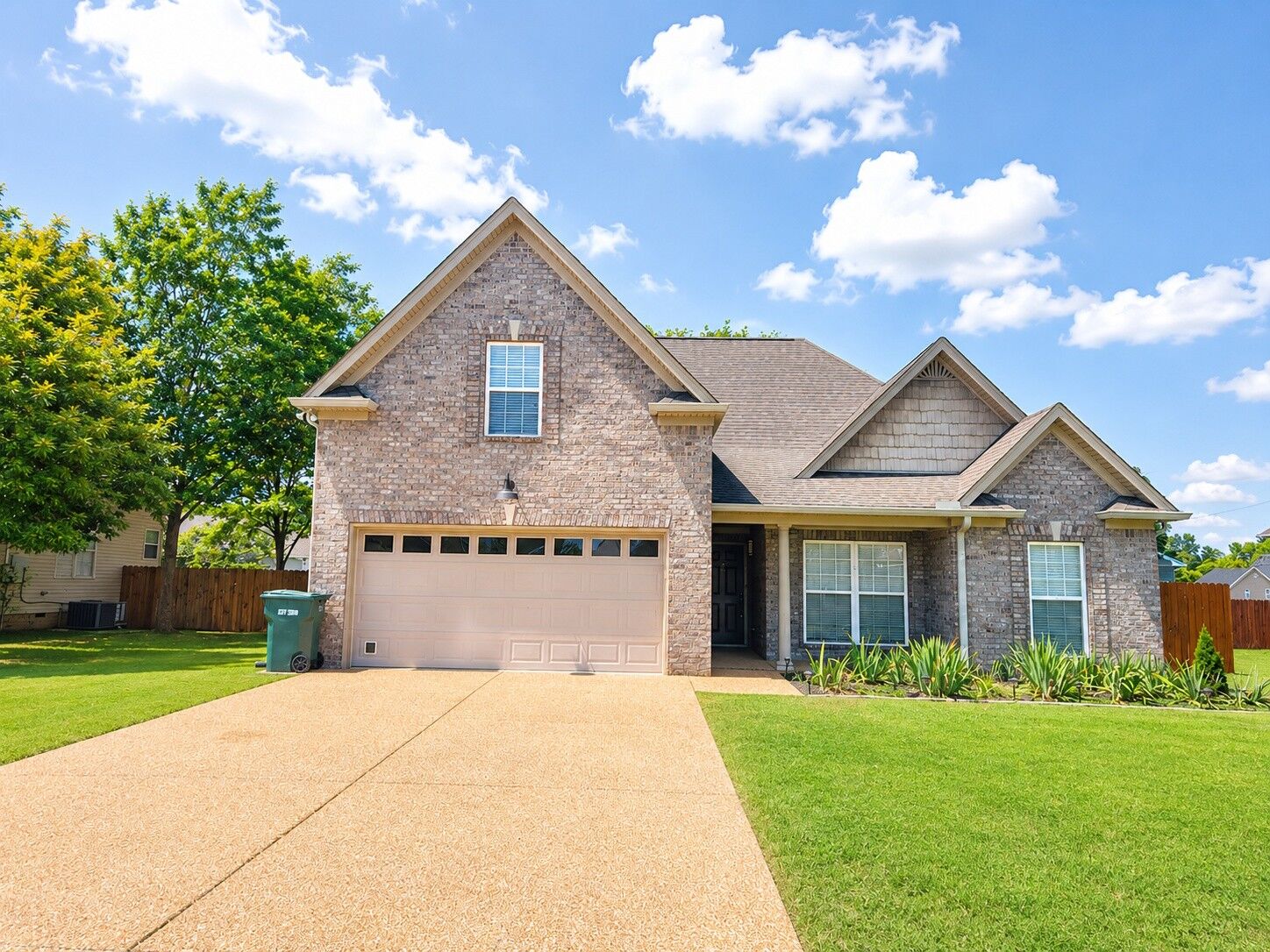 Property Photo:  1322 Knoll Ln  TN 37087 