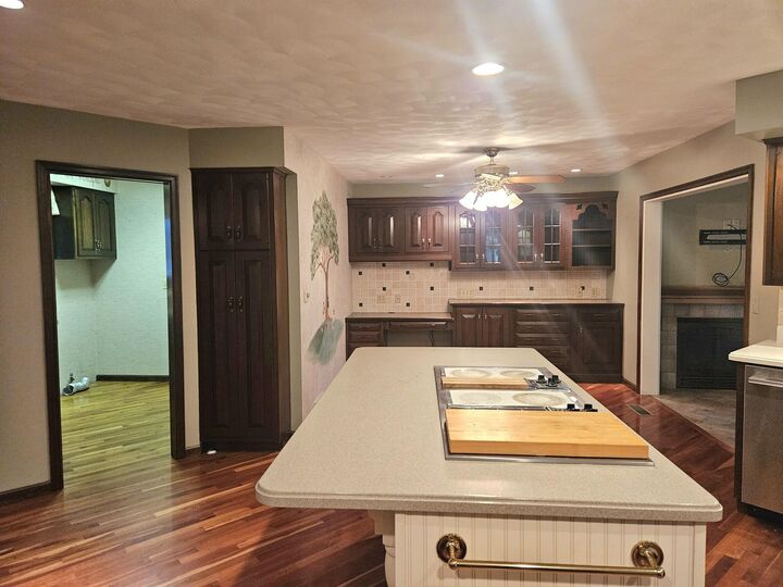 Property Photo:  901 8th Avenue  IA 52747 
