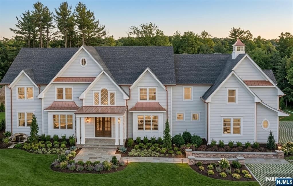 Property Photo:  212 Arbor Road  NJ 07417 