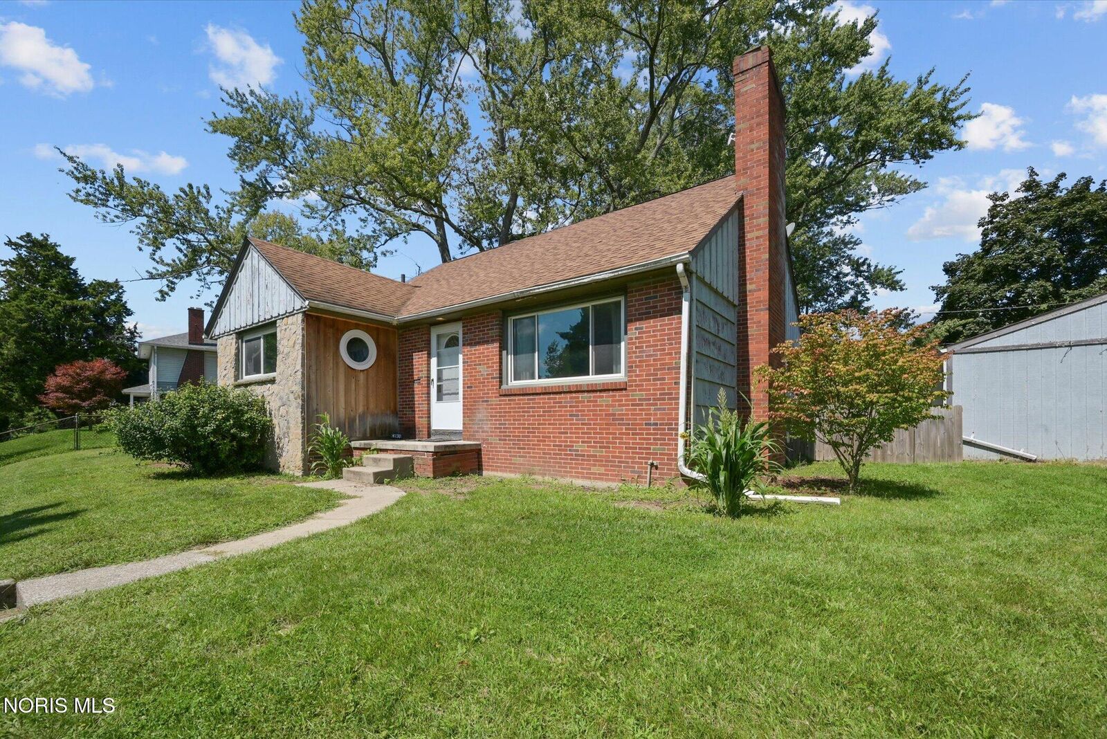 Property Photo: 4130 Dorchester Drive OH 43607