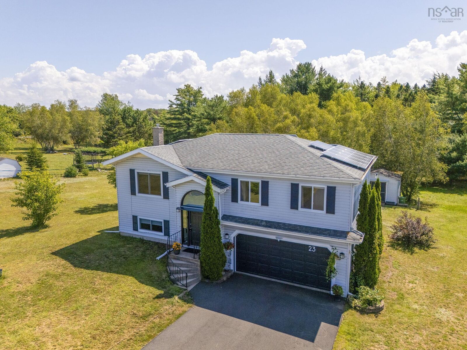 Property Photo:  23 Dahlgren Crescent S  NS B0P 1R0 