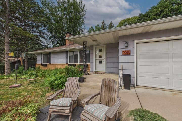 Property Photo:  2085 Rosewood Lane S  MN 55113 