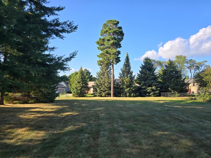 Property Photo: 560 Fisher Cir MN 55127