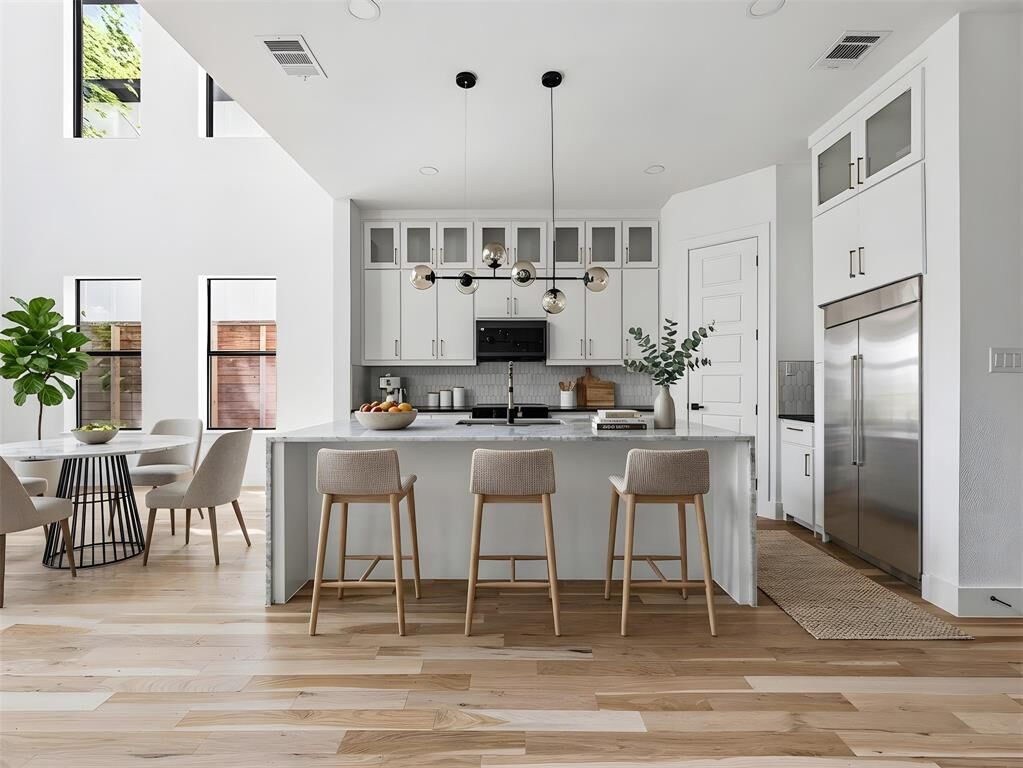 Property Photo:  1958 Toronto Street  TX 75212 